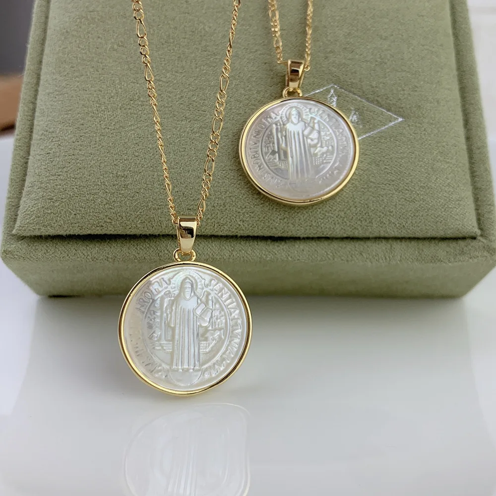 High Quality Trendy Beauty Seashell Religious Graphic Necklace 18k Real Gold Plated Round Shell Necklace 
High Quality Trendy Beauty Seashell Religious Graphic Necklace 18k Real Gold Plated Round Shell Necklace
