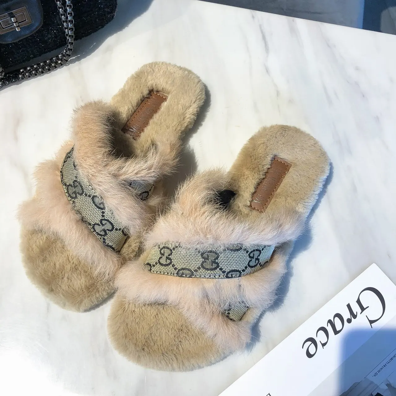 wholesale Fashion ladies Faux Fur Slippers Open Toe Fluffy House Indoor Outdoor Women Faux Fur Slippers 
wholesale Fashion ladies Faux Fur Slippers Open Toe Fluffy House Indoor Outdoor Women Faux Fur Slippers