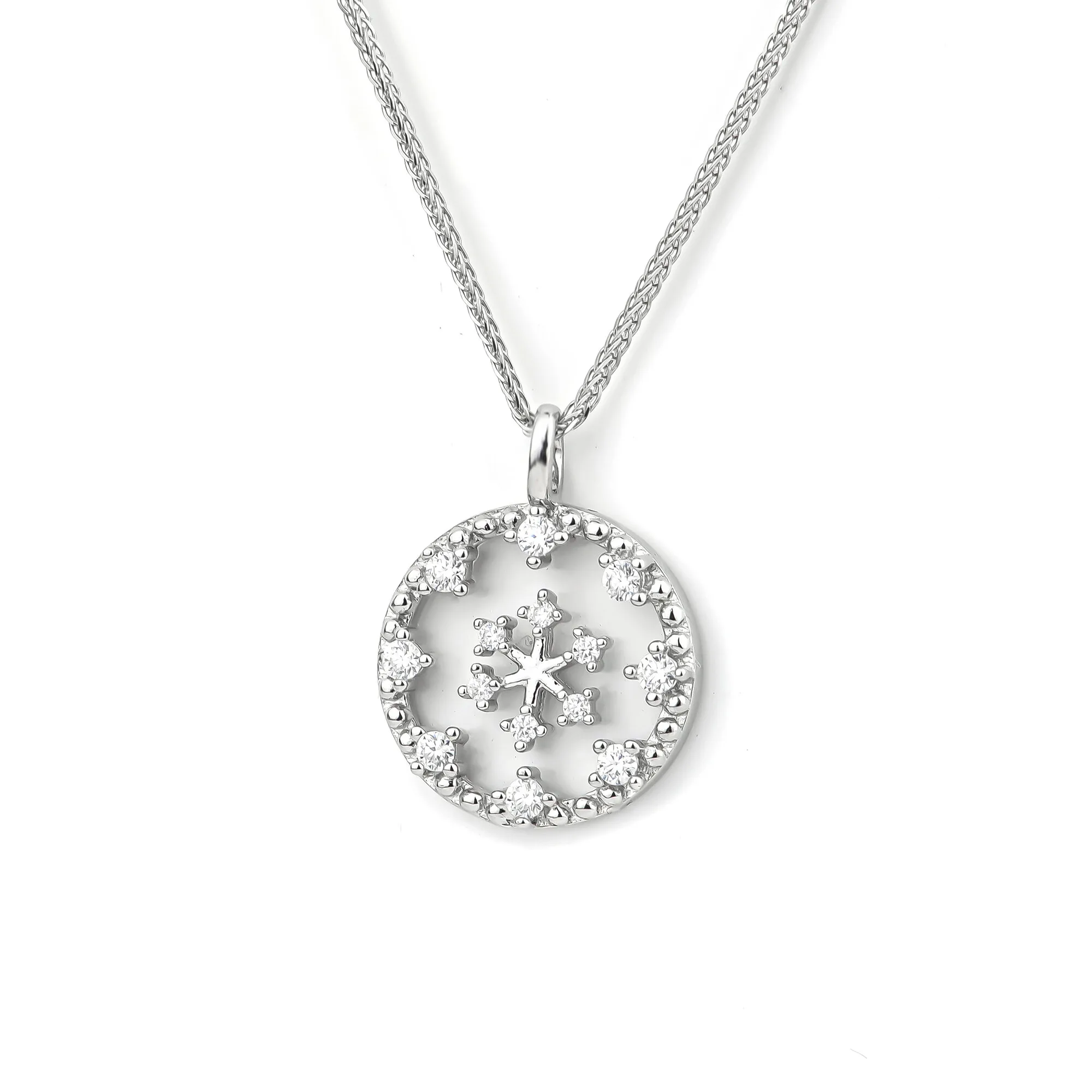 European And American Fashion Simple Ladies 925 Sterling Silver Moissanite Necklace Ladies Snowflake Necklace
European And American Fashion Simple Ladies 925 Sterling Silver Moissanite Necklace Ladies Snowflake Necklace