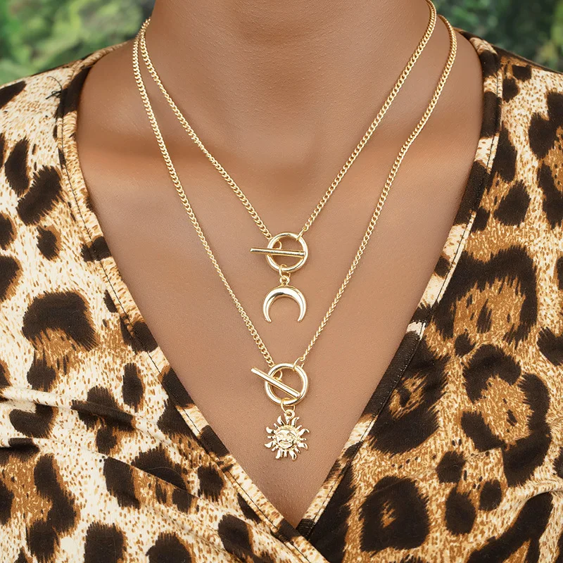 European Fashion Gold Plated OT Buckle Sunflower Pendant Necklace 2 Pieces Flower Moon Necklace
European Fashion Gold Plated OT Buckle Sunflower Pendant Necklace 2 Pieces Flower Moon Necklace