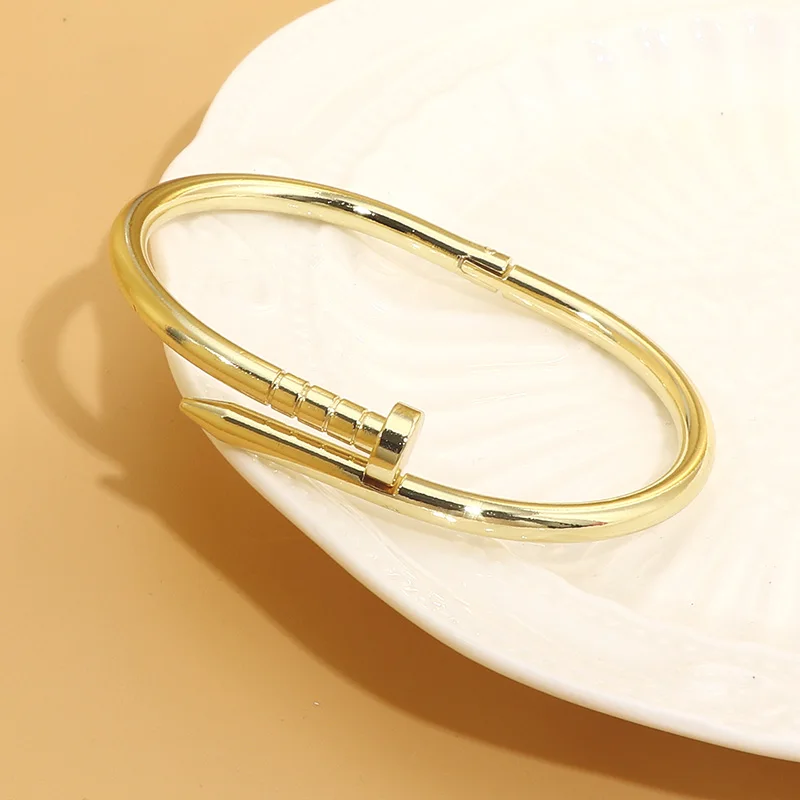 Simple Gold Plated Screw Bangle Bracelet Three Colors High Polished Nail Shaped Bracelet For Ladies
Simple Gold Plated Screw Bangle Bracelet Three Colors High Polished Nail Shaped Bracelet For Ladies