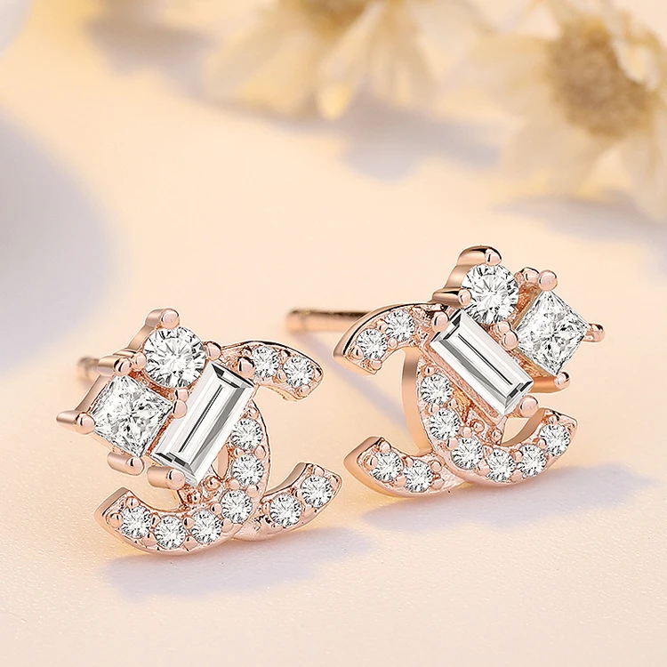 2021 Korean Trend Letter C Stud Earrings Fashion Elegant Rose Gold Zircon Earrings 925 Silver Pin women
2021 Korean Trend Letter C Stud Earrings Fashion Elegant Rose Gold Zircon Earrings 925 Silver Pin women