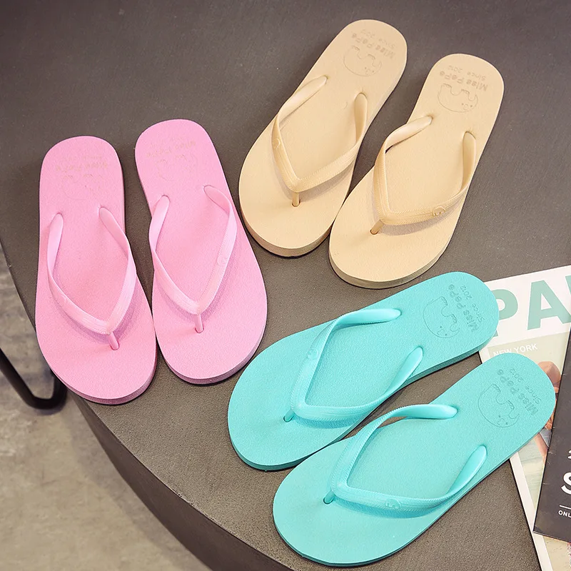 Simple Solid Color Slippers Summer Korean Casual Wear Non-slip Couple Flip Flops Breathable Beach Women 201
Simple Solid Color Slippers Summer Korean Casual Wear Non-slip Couple Flip Flops Breathable Beach Women 201