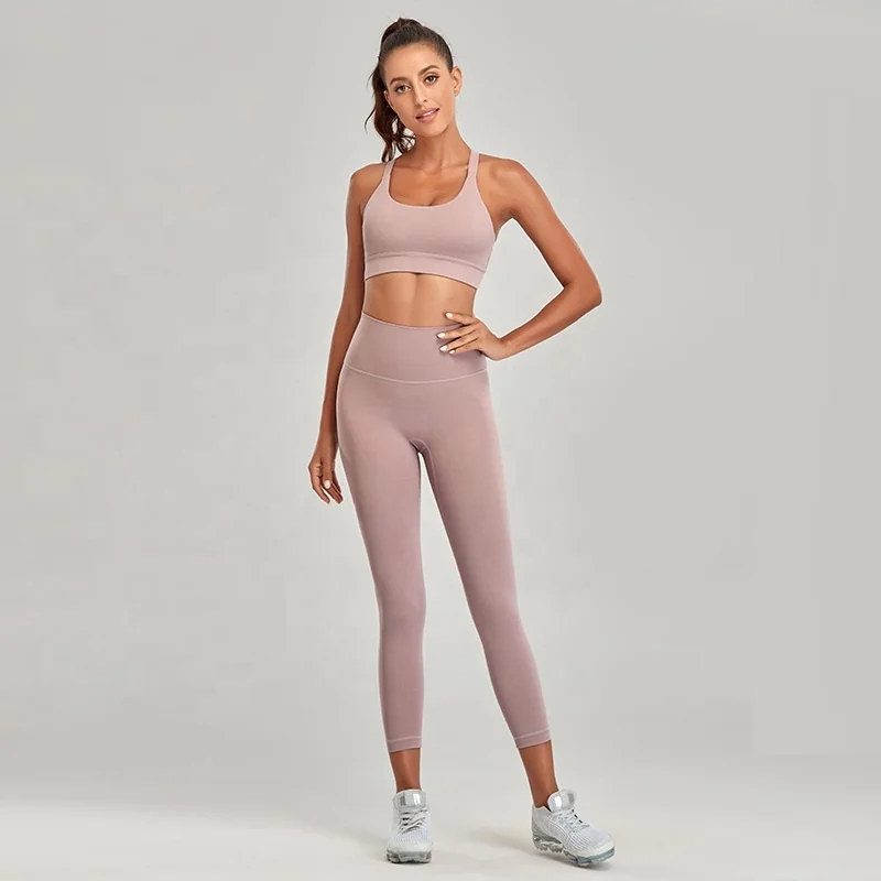 2012 new good quality two-piece women Pink sports bra in fitness & yoga wear seamless, Refer to pictures
2012 new good quality two-piece women Pink sports bra in fitness & yoga wear seamless, Refer to pictures