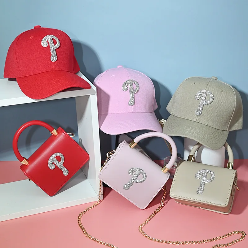 2021 women's bag fashion small square bag P sun hat peak cap one-shoulder diagonal bag set of 2 hats plus handbag
2021 women's bag fashion small square bag P sun hat peak cap one-shoulder diagonal bag set of 2 hats plus handbag
