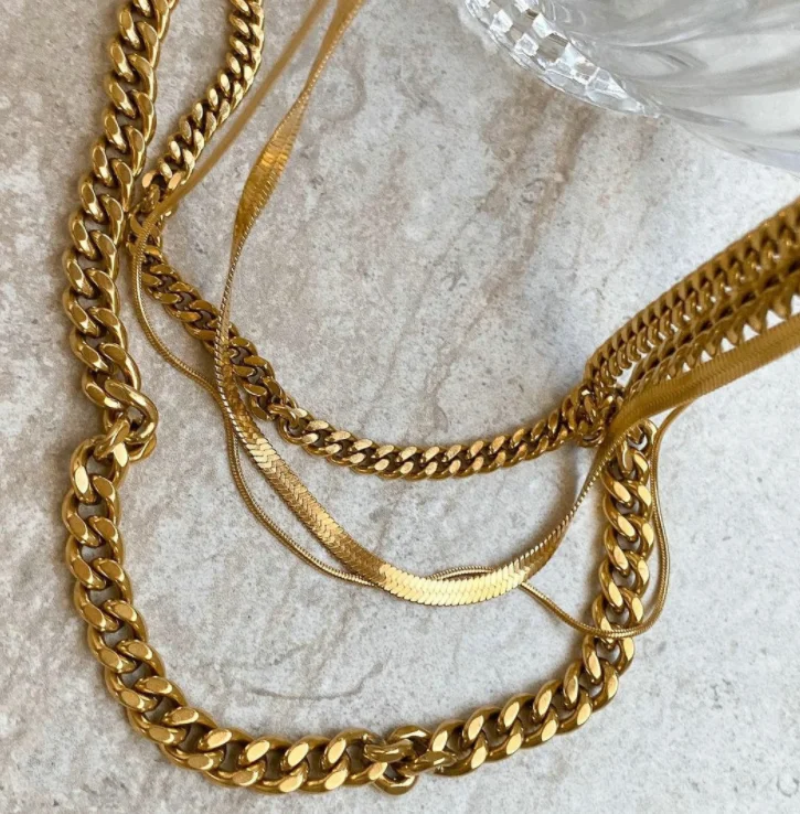 18 karat gold vacuum plated stainless steel Cuba chain double snake chain metal necklace
18 karat gold vacuum plated stainless steel Cuba chain double snake chain metal necklace