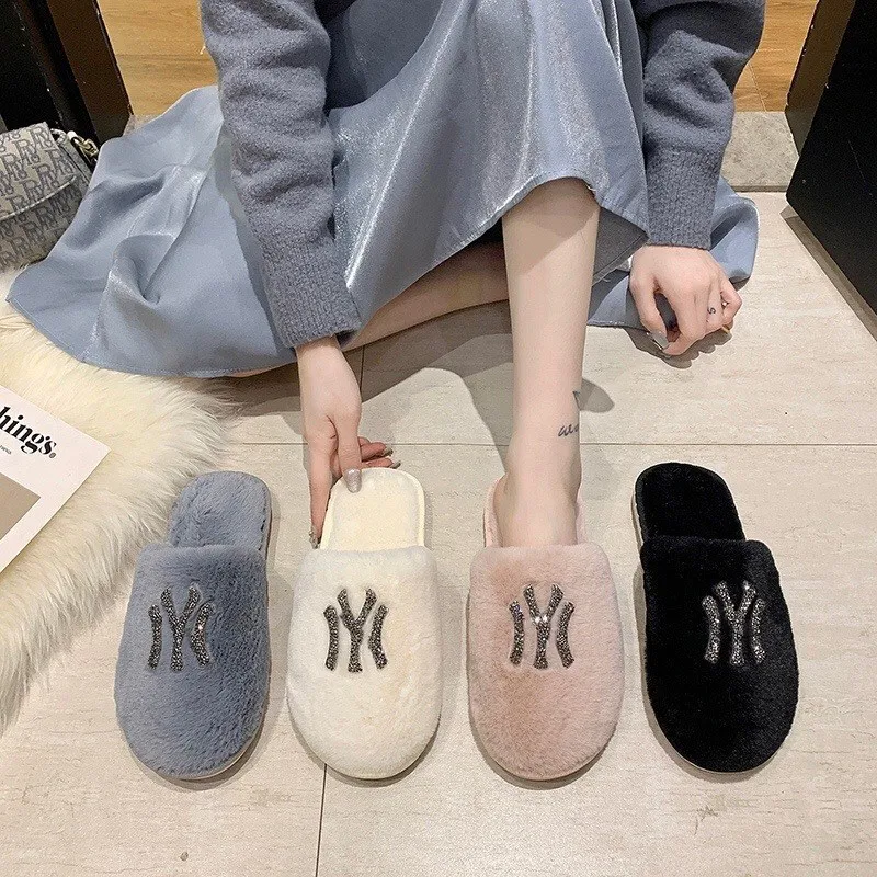 Fashion New Autumn winter Plus size woolen Warm home ladies fur slippers designer fur slippers slides slippers, 4 colors
Fashion New Autumn winter Plus size woolen Warm home ladies fur slippers designer fur slippers slides slippers, 4 colors