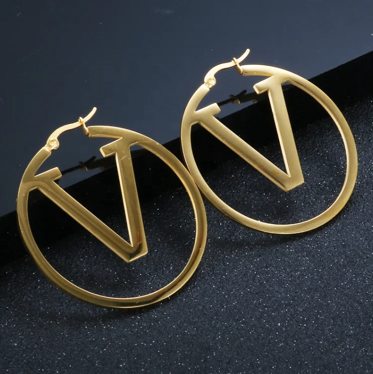 Wholesale Trendy Accessories Letter V-design Earrings For Women Girls Gifts Gold Plated Simple Big Hoop Earrings Jewelry, Gold/silver/rose gold
Wholesale Trendy Accessories Letter V-design Earrings For Women Girls Gifts Gold Plated Simple Big Hoop Earrings Jewelry, Gold/silver/rose gold
