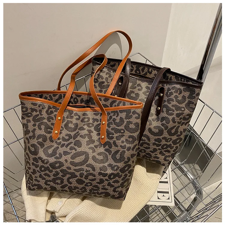 New Designer Cow Pattern Black Shoulder Bag Fashion Women Tote Bag Factory Price Custom Tote Bag, Black, brown, coffee color
New Designer Cow Pattern Black Shoulder Bag Fashion Women Tote Bag Factory Price Custom Tote Bag, Black, brown, coffee color