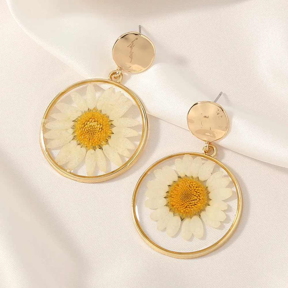Korean fashion transparent really dried flower acrylic gold plated earring necklace jewelry set for woman girls
Korean fashion transparent really dried flower acrylic gold plated earring necklace jewelry set for woman girls