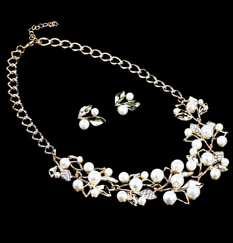 Fashion flash diamond pearl branches and leaves personality temperament suit Necklace and earrings set
Fashion flash diamond pearl branches and leaves personality temperament suit Necklace and earrings set