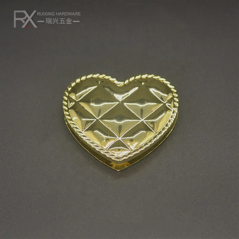 Customized heart shape magnet metal handbag hardware decorative lock zinc alloy love magnetic clip lock for women bag backpacks
Customized heart shape magnet metal handbag hardware decorative lock zinc alloy love magnetic clip lock for women bag backpacks