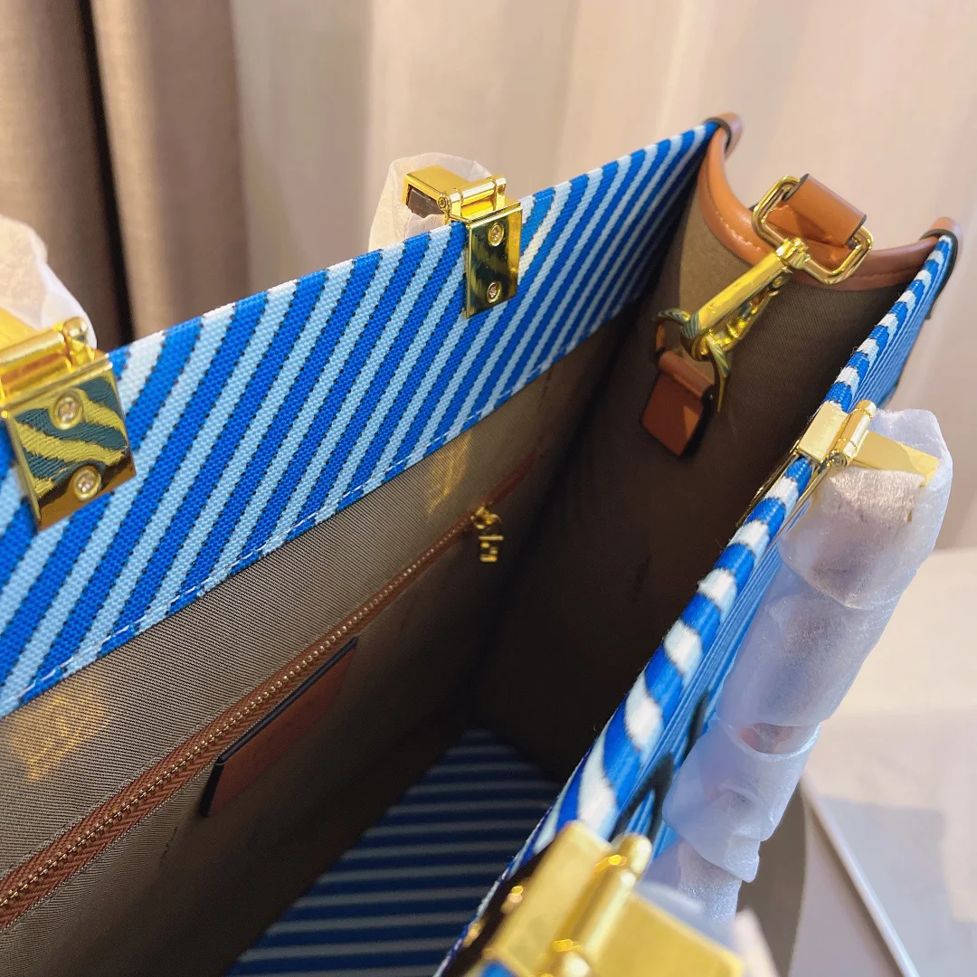 Famous brand summer large blue stripes fashion luxury shoulder PU ladies tote hand bags women handbags
Famous brand summer large blue stripes fashion luxury shoulder PU ladies tote hand bags women handbags