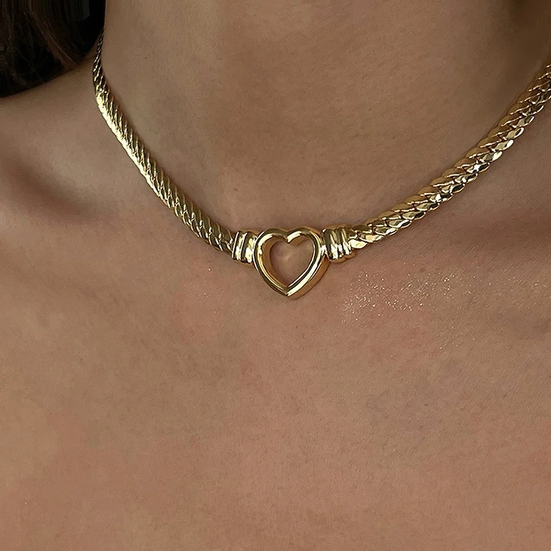 Hollow Out Heart Shape Ins Style 18K Gold Plated Stainless Steel Jewelry Snake Chain Choker Pendant Necklace for Women
Hollow Out Heart Shape Ins Style 18K Gold Plated Stainless Steel Jewelry Snake Chain Choker Pendant Necklace for Women