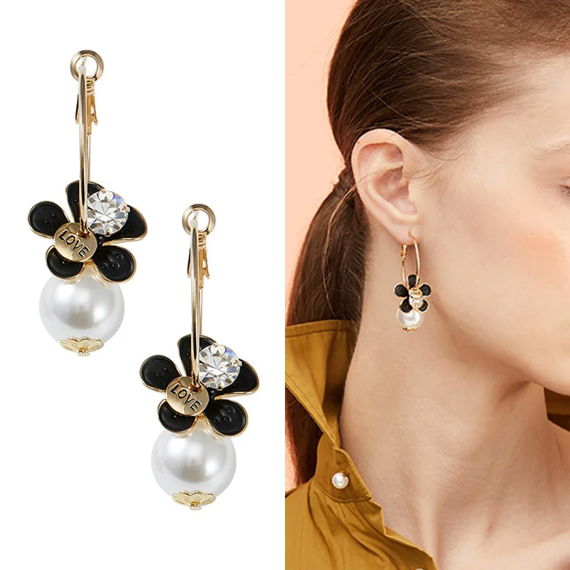 925 silver needle 2021 new style temperament personality net red drop oil geometry black is Korean Earrings trend Earrings
925 silver needle 2021 new style temperament personality net red drop oil geometry black is Korean Earrings trend Earrings
