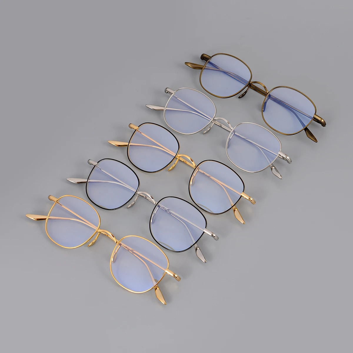 Business box pure titanium glasses frame integrated nose bracket spot glasses frame for men and women, 5 colors
Business box pure titanium glasses frame integrated nose bracket spot glasses frame for men and women, 5 colors
