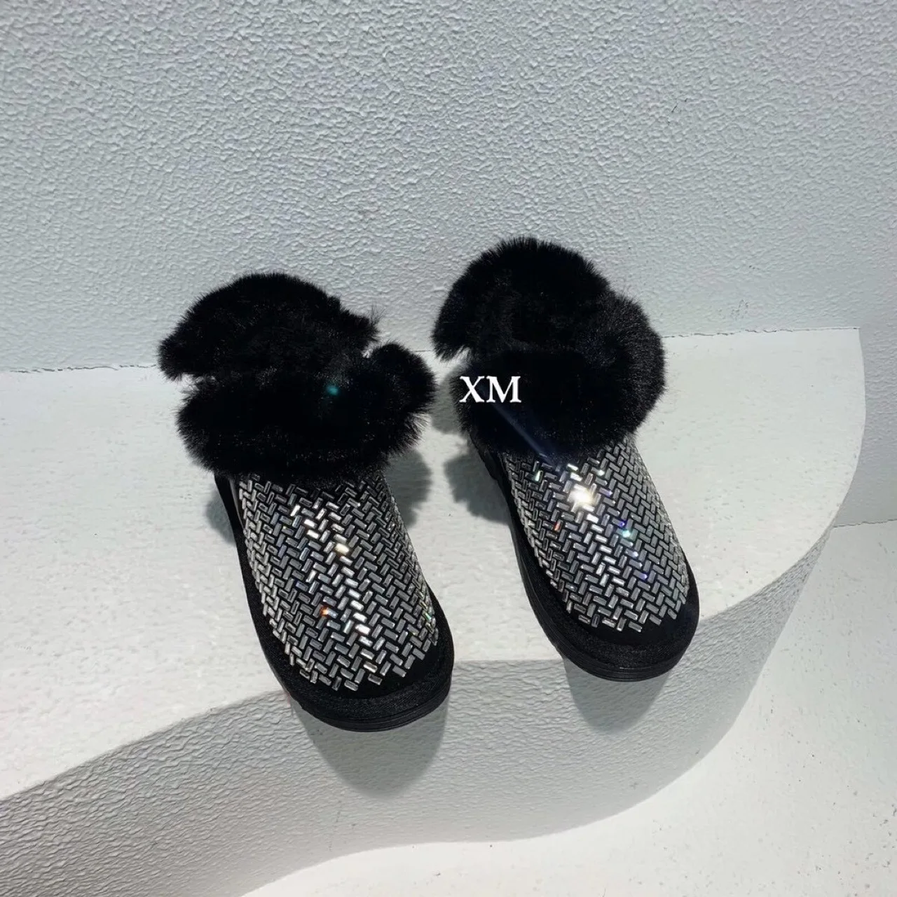 Fashion Rhinestone furry shoes winter warm waterproof plush fur female snow boots for ladies womens boots, Black,beige
Fashion Rhinestone furry shoes winter warm waterproof plush fur female snow boots for ladies womens boots, Black,beige