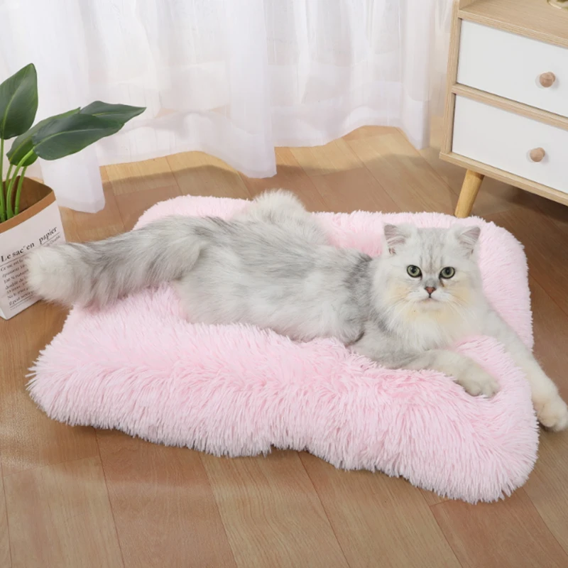 Long plush comfortable and warm pet supplies mat pet mat bed for cats and dogs to sleep
Long plush comfortable and warm pet supplies mat pet mat bed for cats and dogs to sleep