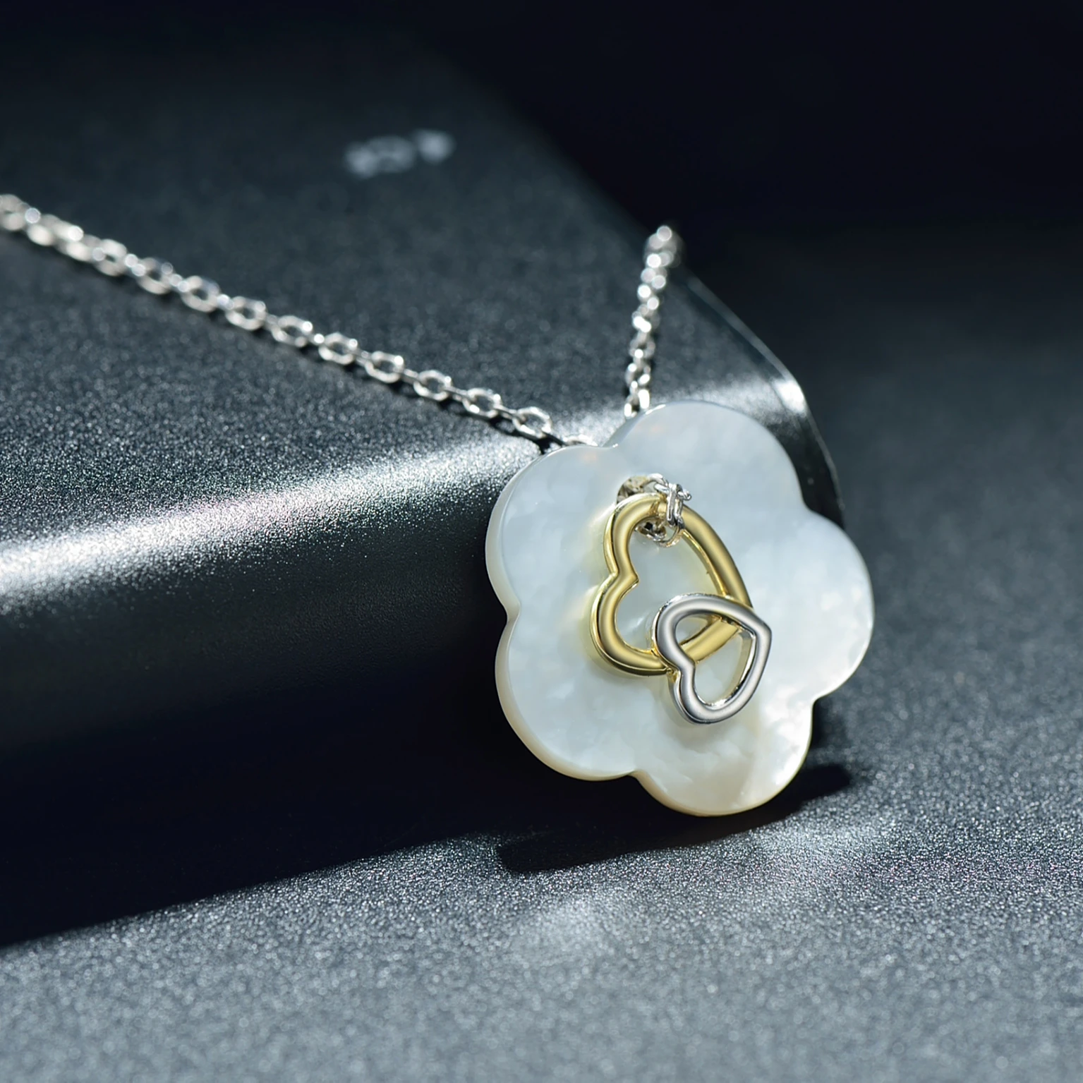 Valentine's Day Gift for Women 925 Sterling Silver Flower Jewelry Natural Mother of Pearl Necklaces
Valentine's Day Gift for Women 925 Sterling Silver Flower Jewelry Natural Mother of Pearl Necklaces