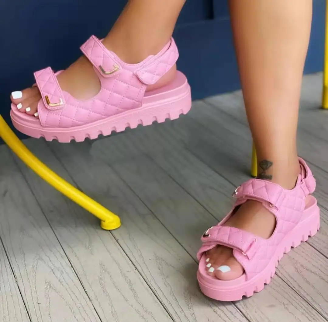 2021 designer ladies pink velcro slide wedge sandals summer fashion platform sandals leather pu velcro sandals for women, Picture
2021 designer ladies pink velcro slide wedge sandals summer fashion platform sandals leather pu velcro sandals for women, Picture
