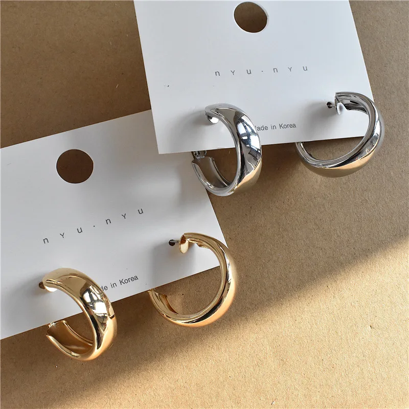 Vershal New Trendy Circle Glossy Gold Plated Simple C Shape Minimalist Earrings, As pitcure
Vershal New Trendy Circle Glossy Gold Plated Simple C Shape Minimalist Earrings, As pitcure