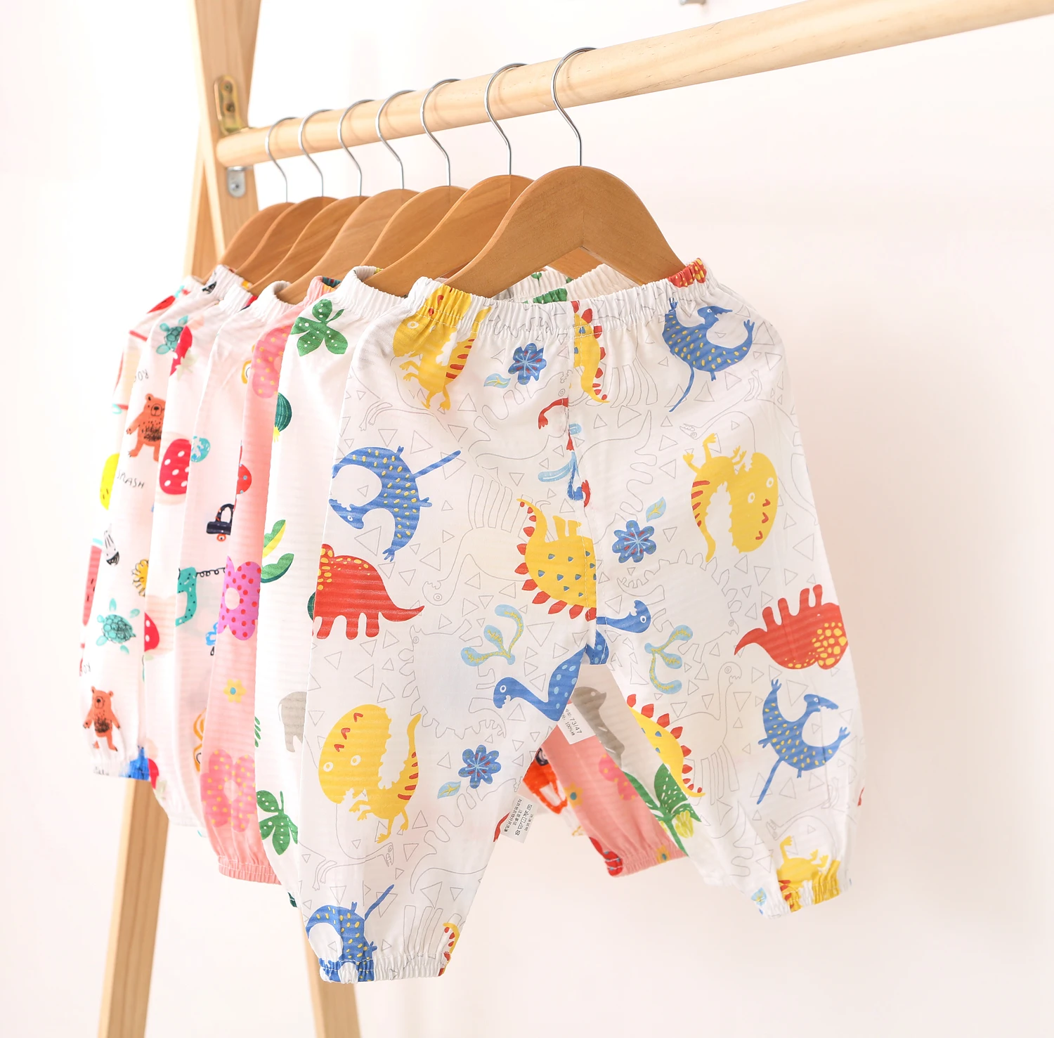 Spring / Summer 2020 Milan Article Anti-mosquito Pants Baby Pants Pure Cotton Thin Air Conditioning Clothes Children's Pants, Picture shows
Spring / Summer 2020 Milan Article Anti-mosquito Pants Baby Pants Pure Cotton Thin Air Conditioning Clothes Children's Pants, Picture shows