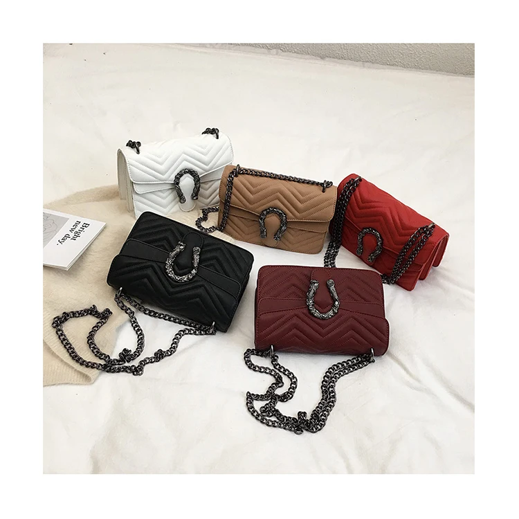 Famous Brand Wave Pattern Chains Messenger Bag For Women Embroidery Thread Flap Square Shoulder Handbags Luxury Lady Small Totes
Famous Brand Wave Pattern Chains Messenger Bag For Women Embroidery Thread Flap Square Shoulder Handbags Luxury Lady Small Totes
