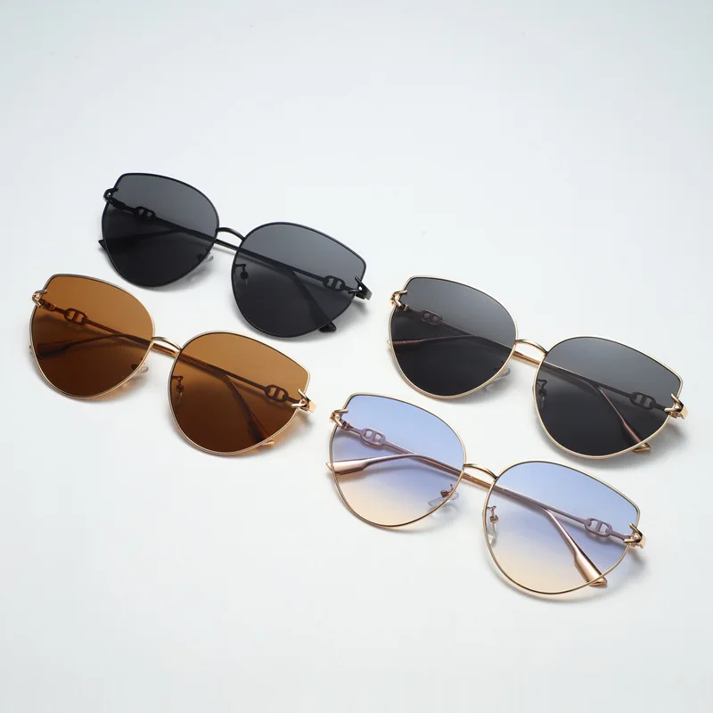 UNOC 2021 Trendy Big Frame Cat Eyes Sun Glasses Retro Round Shape Cat Eye Ladies Sunglasses For Gold Sunglasses, 4 colors
UNOC 2021 Trendy Big Frame Cat Eyes Sun Glasses Retro Round Shape Cat Eye Ladies Sunglasses For Gold Sunglasses, 4 colors