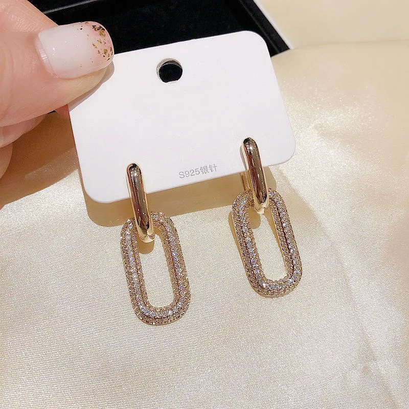 2020 Creative CZ Zircon Charm Crystal Rhinestone Earrings Geometric Gold Chain Earrings Women Jewelry LDEA04
2020 Creative CZ Zircon Charm Crystal Rhinestone Earrings Geometric Gold Chain Earrings Women Jewelry LDEA04