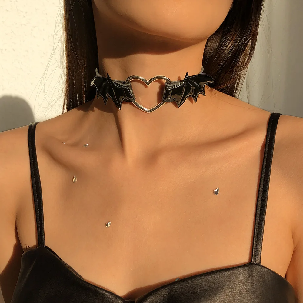 Creative Halloween Choker Necklace Vintage Rock Fashion Collar Punk Gothic Style Heart Leather Choker Necklace Jewelry
Creative Halloween Choker Necklace Vintage Rock Fashion Collar Punk Gothic Style Heart Leather Choker Necklace Jewelry