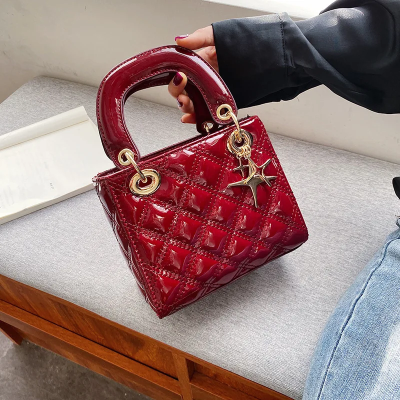 Fashion Popular Purses Girls Famous Handbags Women Design Bags Luxury Brand Bags For Ladies
Fashion Popular Purses Girls Famous Handbags Women Design Bags Luxury Brand Bags For Ladies
