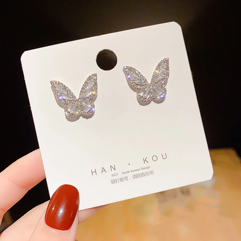 The butterfly Stud earrings Light and decoration Sen department earrings fashion temperament INS Cold wind earrings female
The butterfly Stud earrings Light and decoration Sen department earrings fashion temperament INS Cold wind earrings female