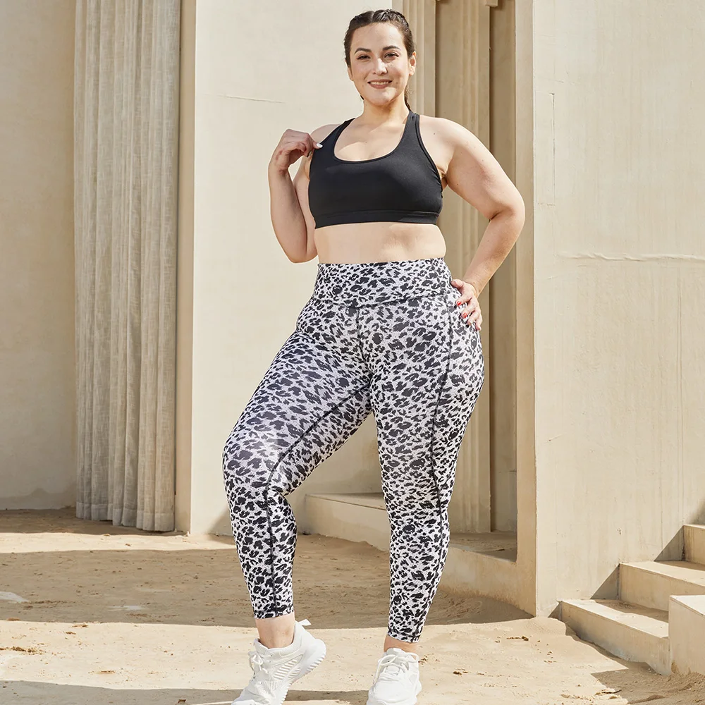 Black women animal print yoga set plus size fitness womens activewear with pockets
Black women animal print yoga set plus size fitness womens activewear with pockets