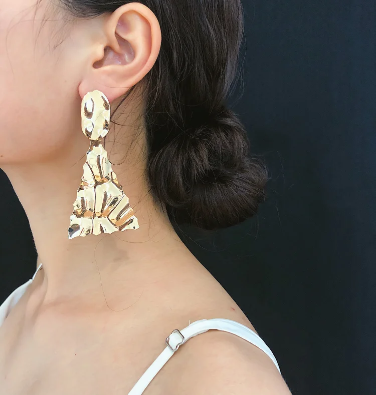 Irregular Concave and Convex Mirror Geometry Triangle Shaped Earrings Big Hoop Earrings Jewelry, Gold/silver
Irregular Concave and Convex Mirror Geometry Triangle Shaped Earrings Big Hoop Earrings Jewelry, Gold/silver