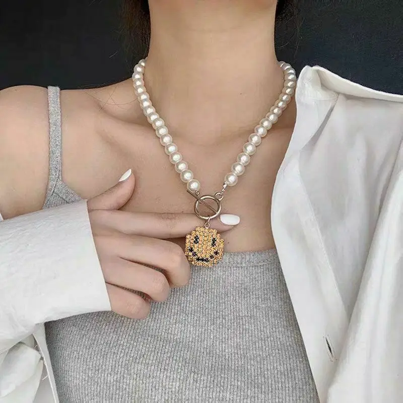 Crystal Smiley Face Pendant Necklace Party Jewelry Simulated Pearl Beaded Chains
Crystal Smiley Face Pendant Necklace Party Jewelry Simulated Pearl Beaded Chains