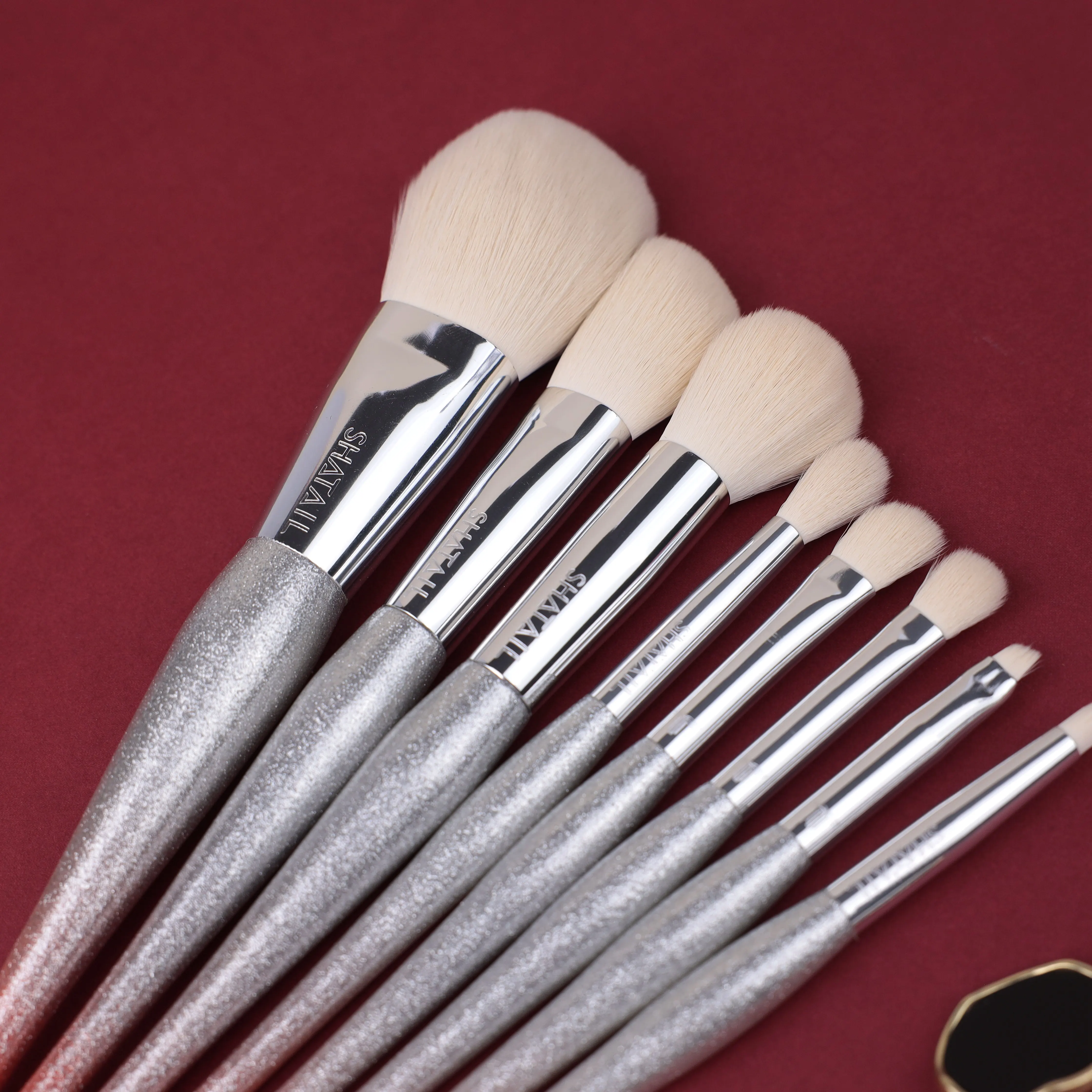 Hot Facial Beauty Tools Women Cosmetic Kit Manufacturers Direct Full Makeup Brush Kit Wholesale Set
Hot Facial Beauty Tools Women Cosmetic Kit Manufacturers Direct Full Makeup Brush Kit Wholesale Set