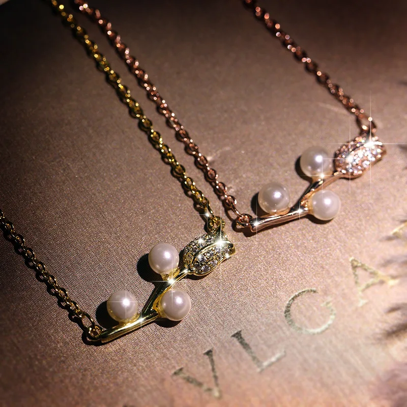 Exquisite 18k Gold plated Rose Flower Pendant Necklace Freshwater Pearl Shinny Cubic Zirconia CZ Rose Necklace, Silver
Exquisite 18k Gold plated Rose Flower Pendant Necklace Freshwater Pearl Shinny Cubic Zirconia CZ Rose Necklace, Silver