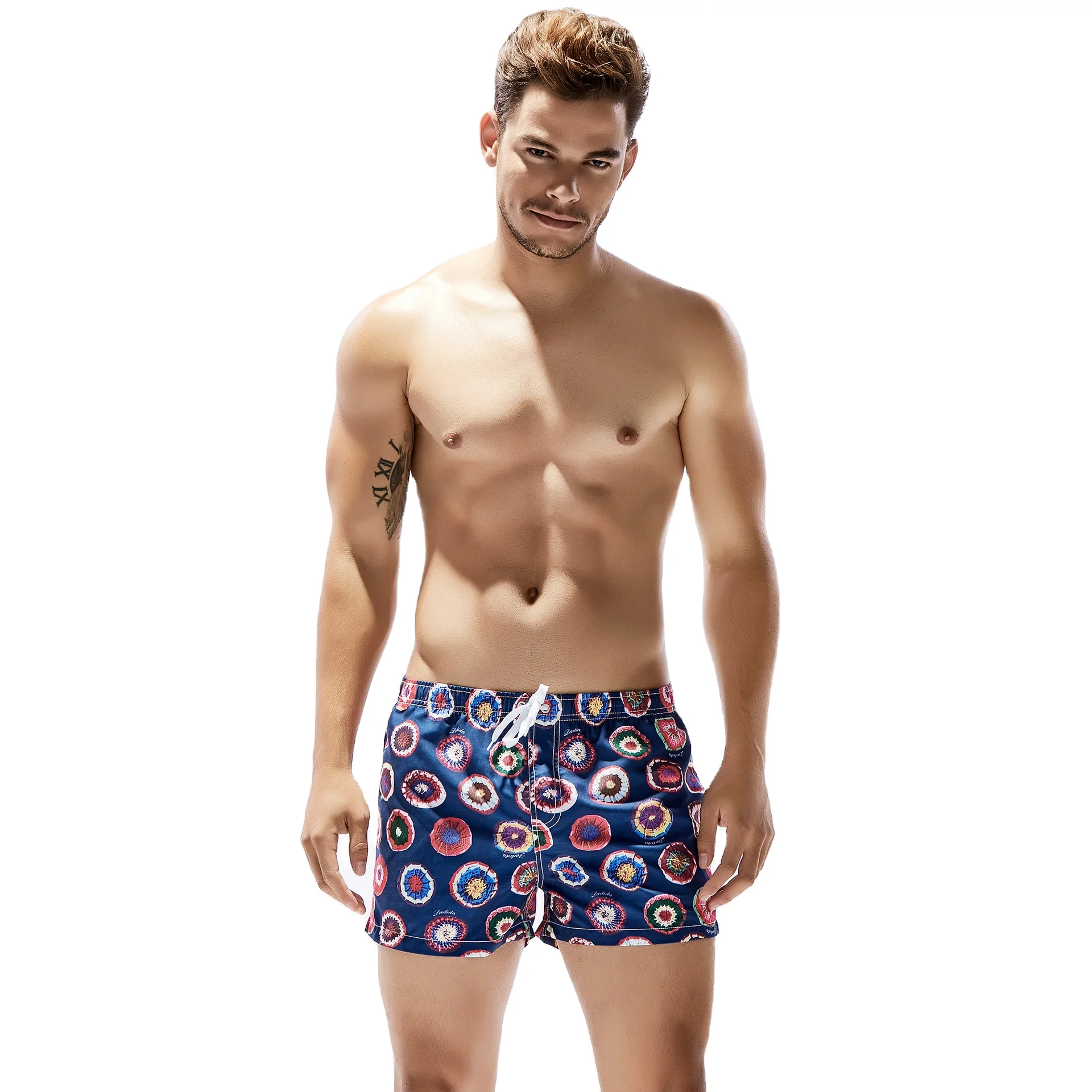 2022 summer waterproof men's shorts personality fashion printing quick-drying men's beach shorts
2022 summer waterproof men's shorts personality fashion printing quick-drying men's beach shorts