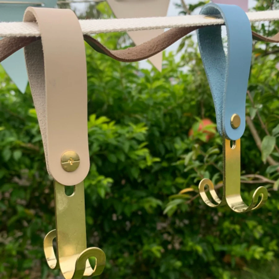 Wholesale PU leather metal double hook hanging hook tent clothesline hook for Outdoor camping
Wholesale PU leather metal double hook hanging hook tent clothesline hook for Outdoor camping