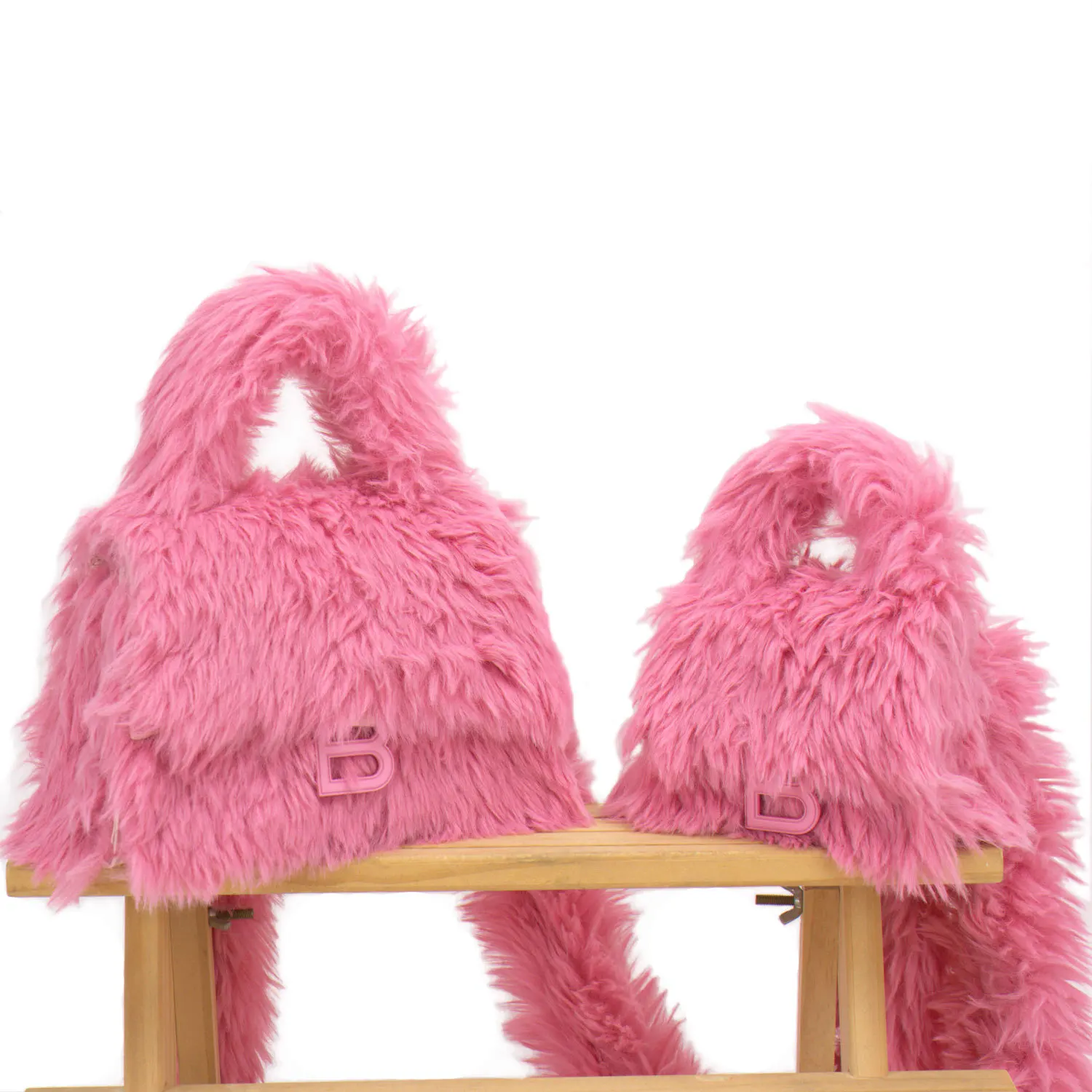 2021 Autumn Winter New Luxury Mini Faux Fur Bags Women Handbags Ladies Plush Purses and Handbags Female Bag Girls Wallet
2021 Autumn Winter New Luxury Mini Faux Fur Bags Women Handbags Ladies Plush Purses and Handbags Female Bag Girls Wallet