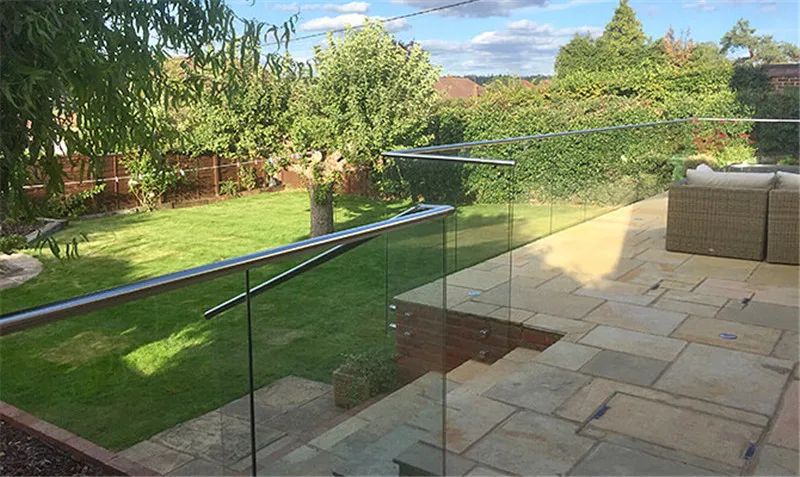 Excellent Tempered Glass Deck Railing With Stainless Steel SS316 Handrail Side Mounted