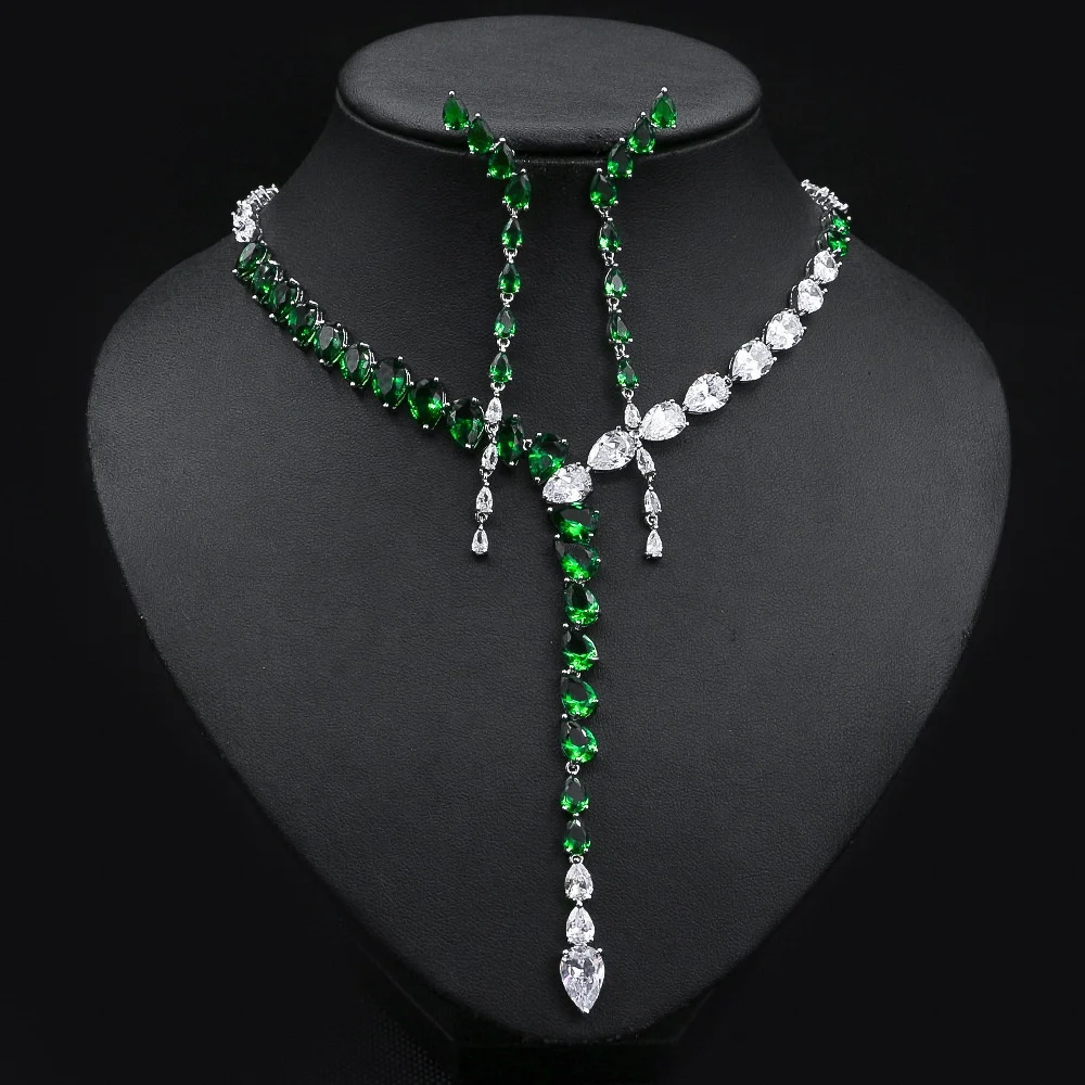 Wedding jewelry set simple two-color stitching water drop heart-shaped gold-plated zircon necklace earrings three sets
Wedding jewelry set simple two-color stitching water drop heart-shaped gold-plated zircon necklace earrings three sets