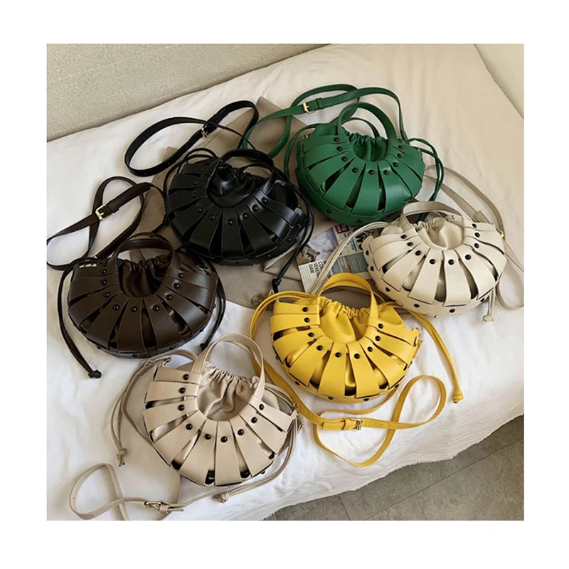 Fashion Hollow Out Tote PU Leather Shoulder Bags For Women Half Round Designer Luxury Handbag Female Moon Shape Drawstring Bag
Fashion Hollow Out Tote PU Leather Shoulder Bags For Women Half Round Designer Luxury Handbag Female Moon Shape Drawstring Bag