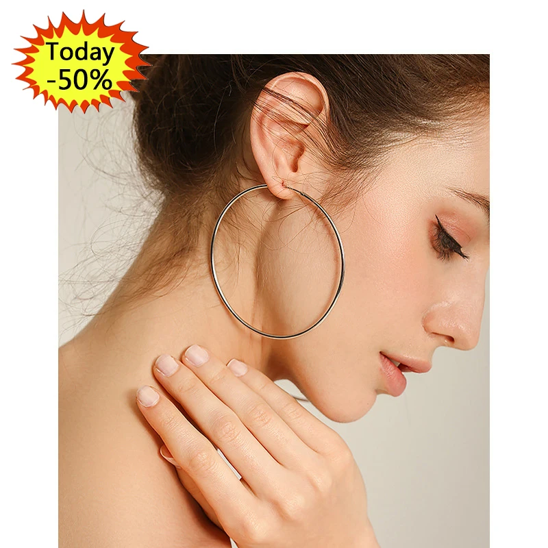 Best-selling gold titanium steel large round earrings women's fashion personality large earrings
Best-selling gold titanium steel large round earrings women's fashion personality large earrings