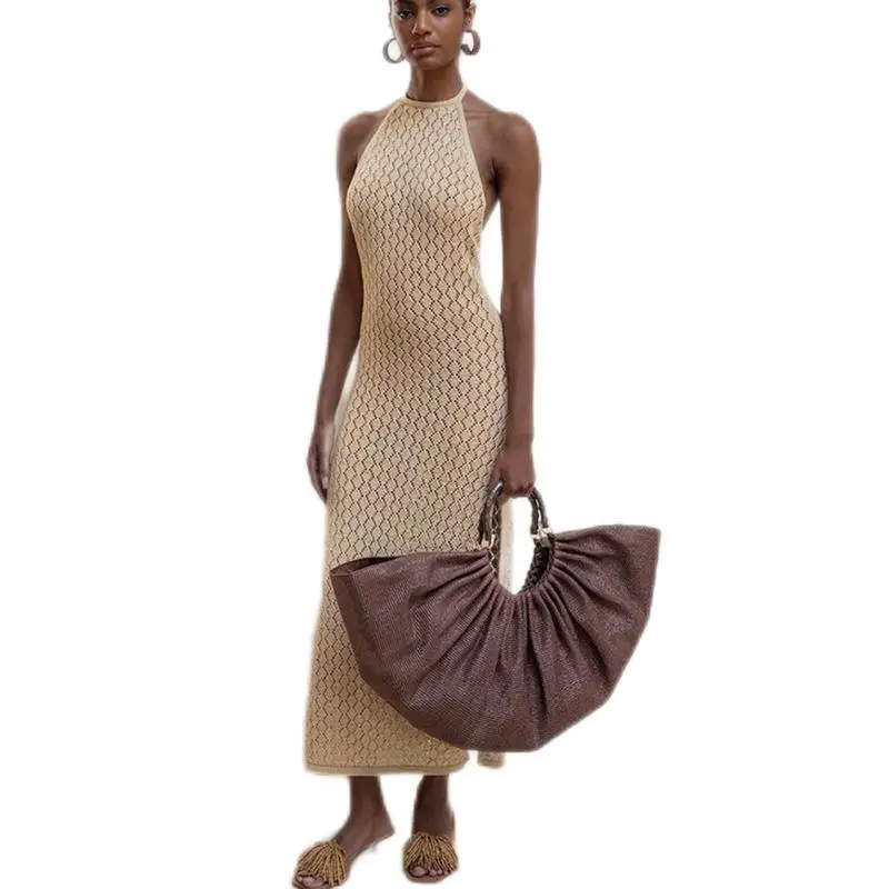 2021 summer new women's sexy hollow halter neck straps open back split beach long dress casual evening dress
2021 summer new women's sexy hollow halter neck straps open back split beach long dress casual evening dress