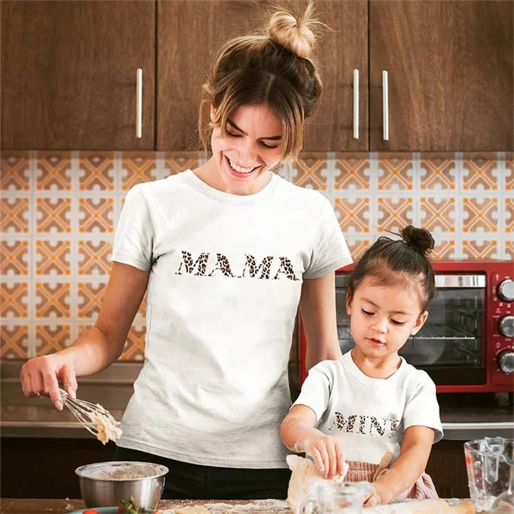 

Fashion Family Matching Clothes Outfits Look Clothing Mommy and Me Daughter Family T-shirt, Picture