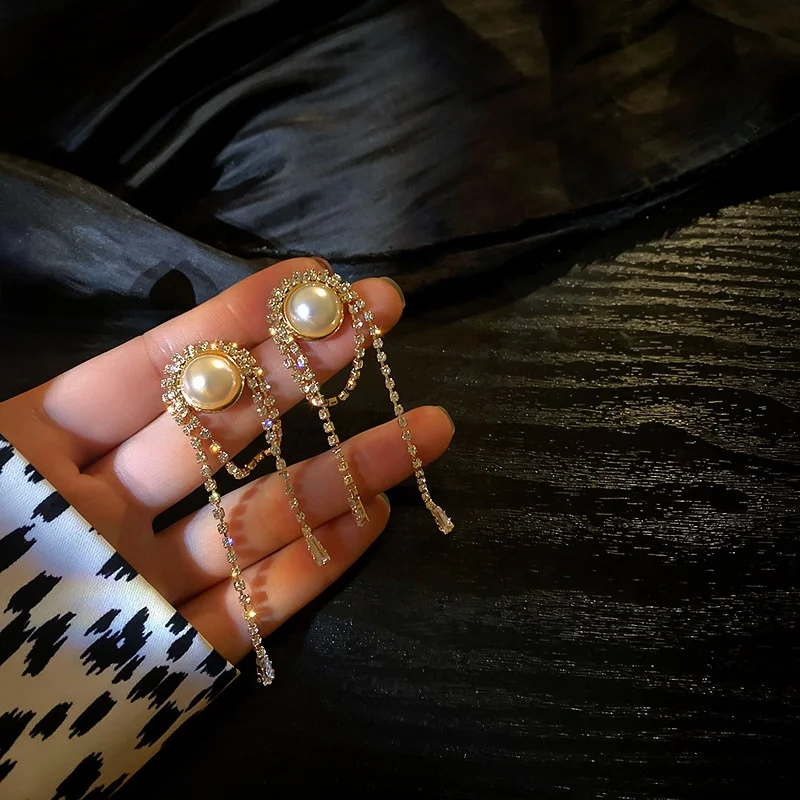 Exquisite Minimalist Rhinestone Tassel Elegant Pearl Earrings For Women Temperament Earring Wedding Party Jewelry, Picture shows
Exquisite Minimalist Rhinestone Tassel Elegant Pearl Earrings For Women Temperament Earring Wedding Party Jewelry, Picture shows