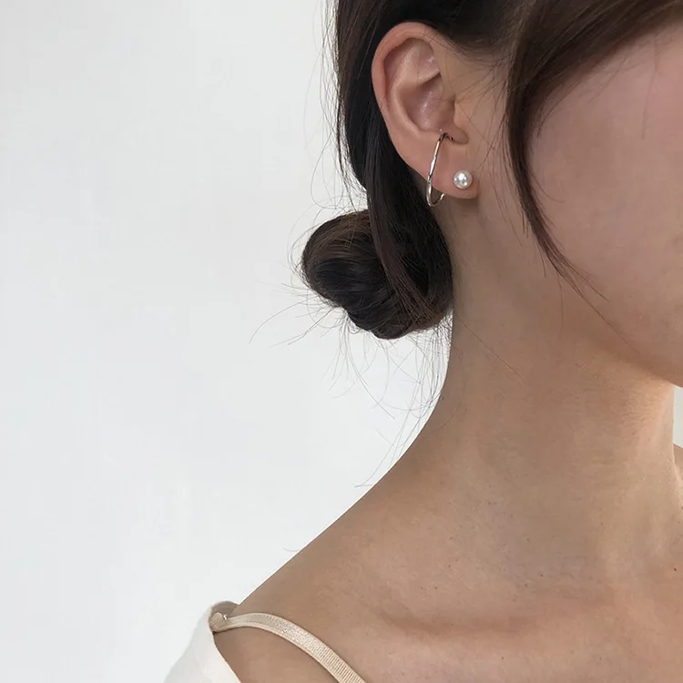 Vershal Korean New Arrival Minimalist Design Geometric Metal Pearl Earrings For Women
Vershal Korean New Arrival Minimalist Design Geometric Metal Pearl Earrings For Women