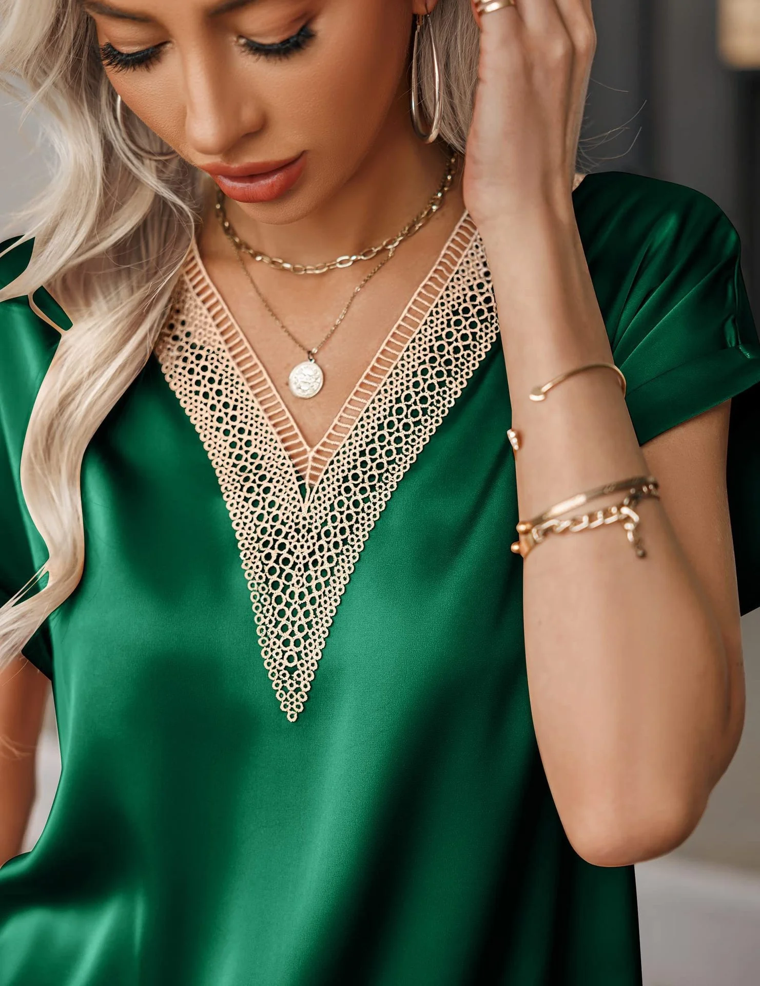 Hot Sale Style New Lady Top Short Sleeve Women Blouses 2023 V Neck Crop Tops Casual Ladies Shirts
Hot Sale Style New Lady Top Short Sleeve Women Blouses 2023 V Neck Crop Tops Casual Ladies Shirts