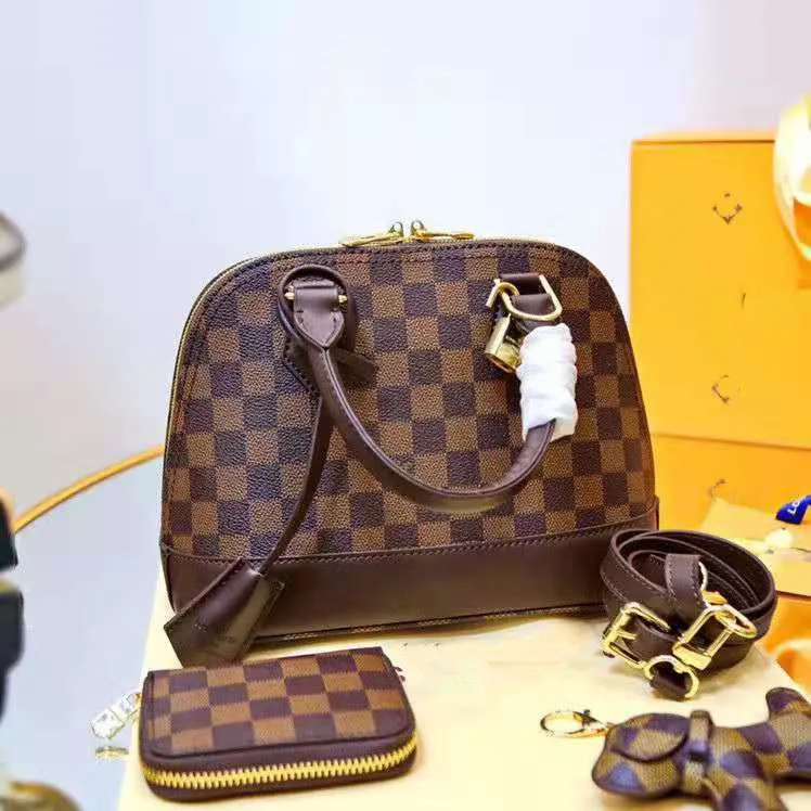 2021 designer new luxury brand all-match ladies high quality handbag 
2021 designer new luxury brand all-match ladies high quality handbag